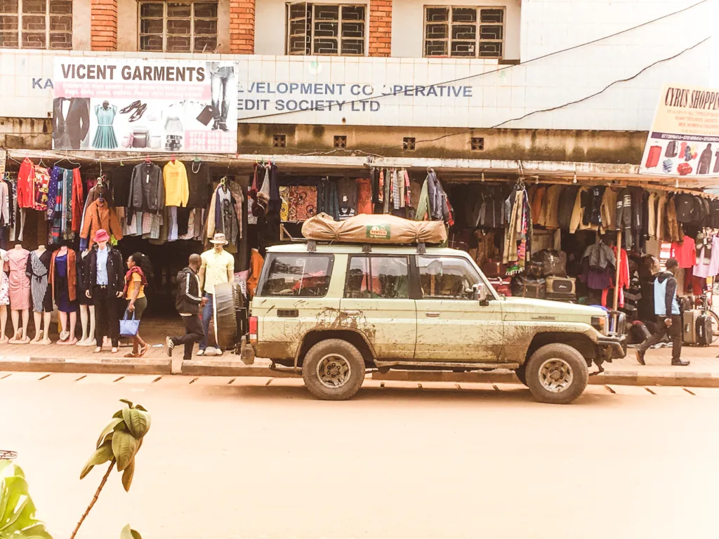 2 Wochen Selbstfahrer Route durch Uganda 1